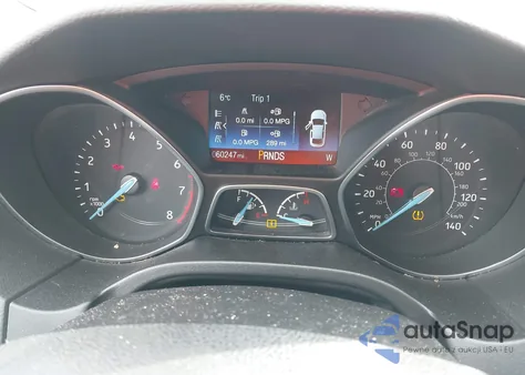 2018 Ford Focus Se z USA, uszkodzony, nr VIN 1FADP3FE2JL318614